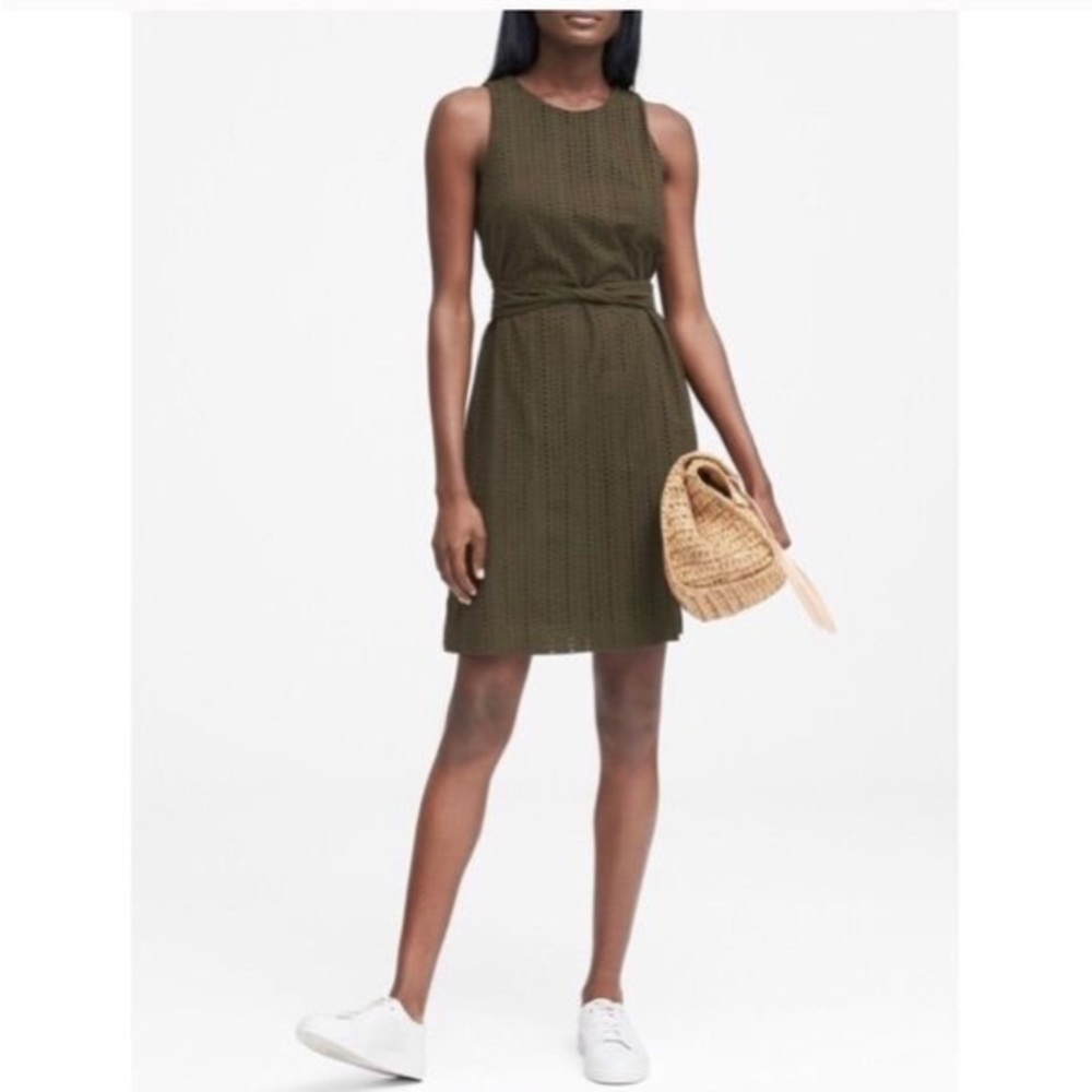 BANANA REPUBLIC | OLIVE GREEN EYELET DRESS
